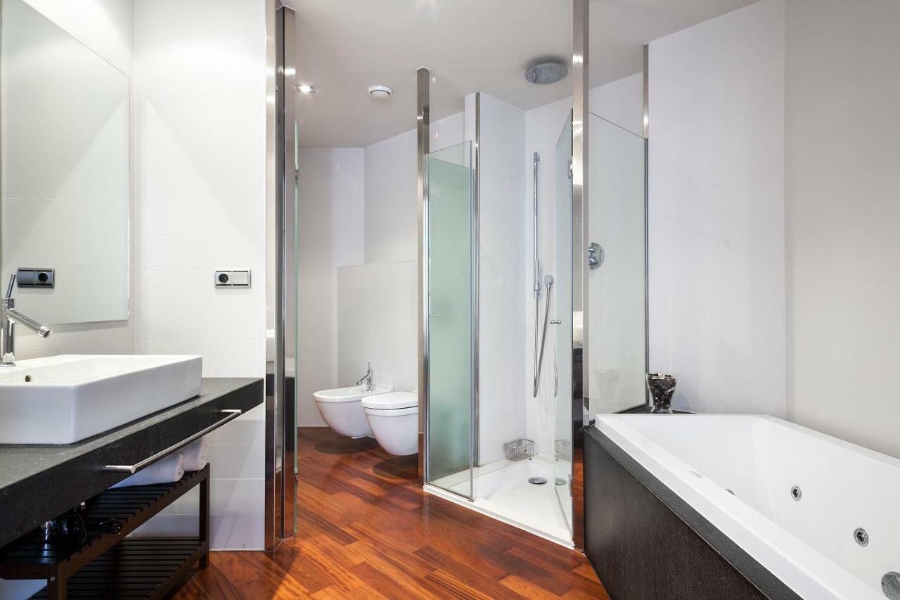 Uma Suites Passeig De Gracia 16 Barcelona Exterior foto